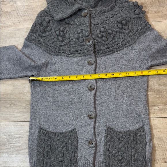 Anthropologie Sleeping On Snow Wool/Camel CablePom Cardigan Sweater Size Small - Picture 6 of 8